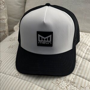 Melin Odyssey Hydro Black White Cap